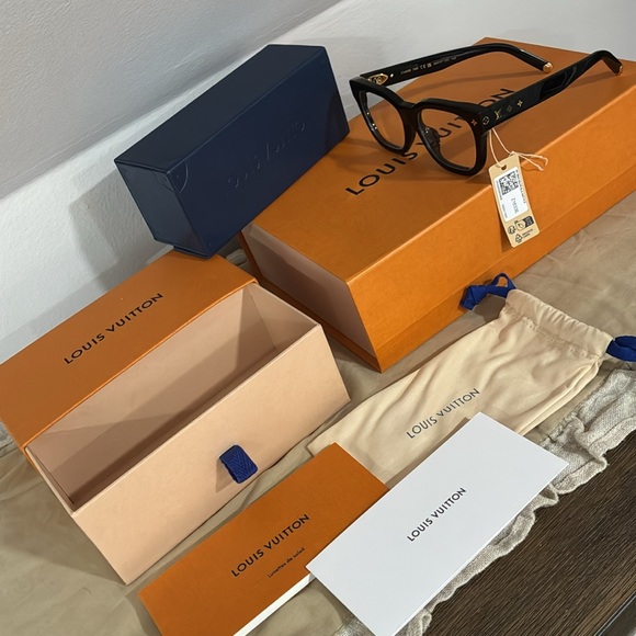 Brand New Louis Vuitton Blue Light Glasses - Picture 3 of 6